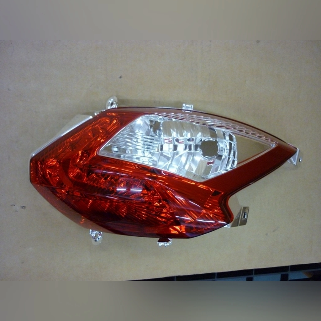 SYM Max Sym 400 SAĞ ARKA STOP CAMI