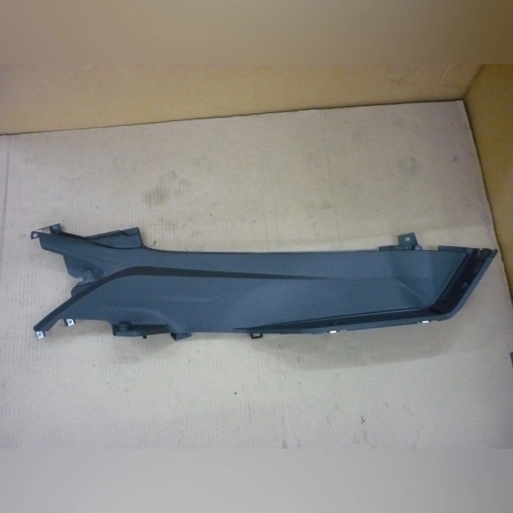 SYM Max Sym 600 ORTA KONSOL SAĞ KAPAK
