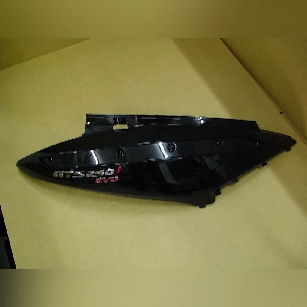 SYM Gts 250 IE EVO SELE ALTI SAĞ GRENAJ METALİK SİYAH STICKERLİ