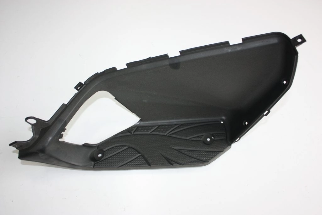 KRAL KR-22 LEONIS SÜRÜCÜ BASAMAK PLASTİĞİ SAĞ (LEONİS) #LEONIS-800022