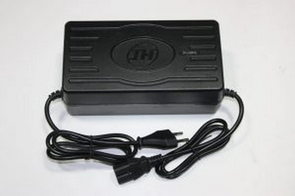 KRAL KR-18 TETA ŞARJ ALETİ (48W/20A) 4 AKÜLÜ #T3030000-M