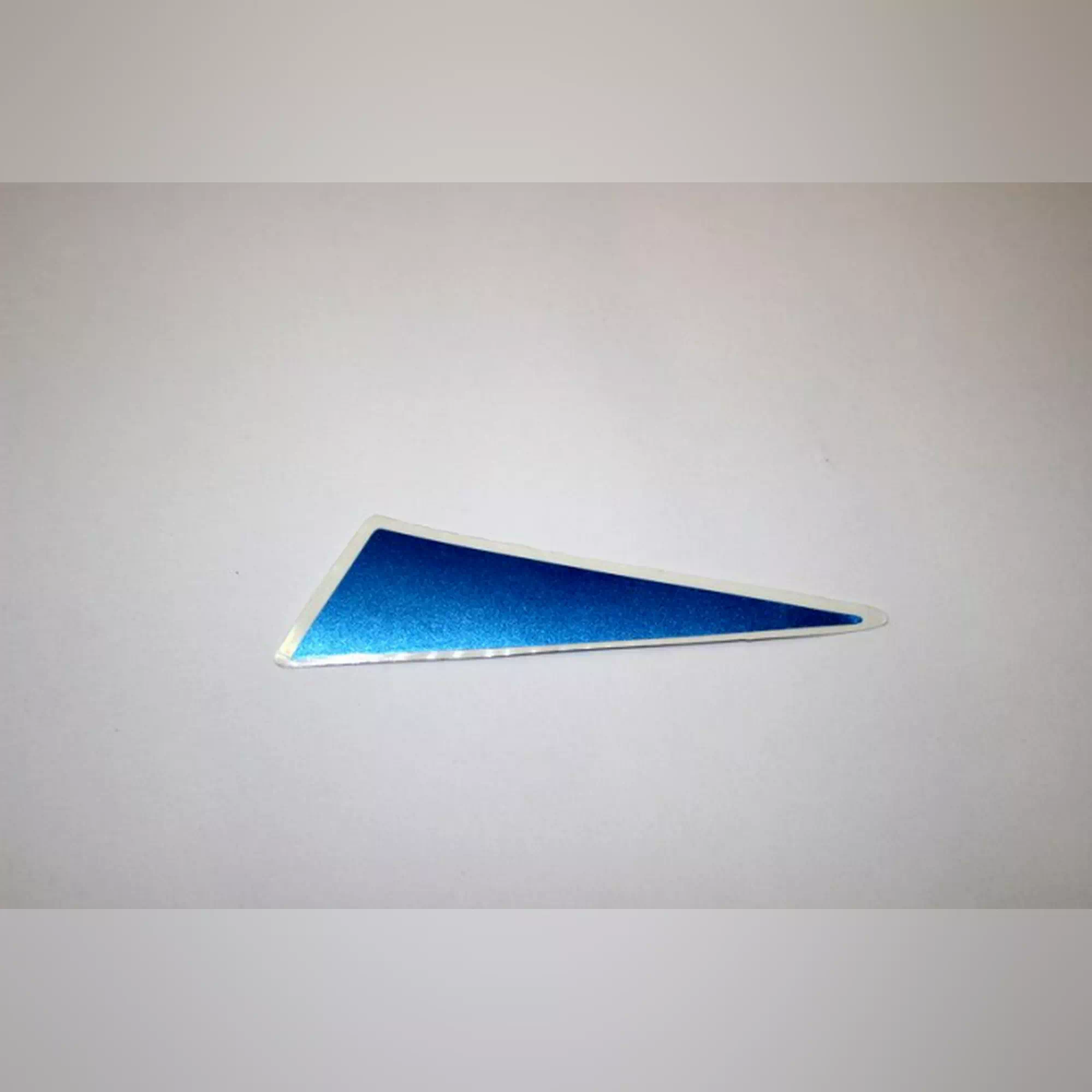 CF MOTO 150NK BENZIN DEPOSU ETIKETI SAG #Y4CFM4008A0318
