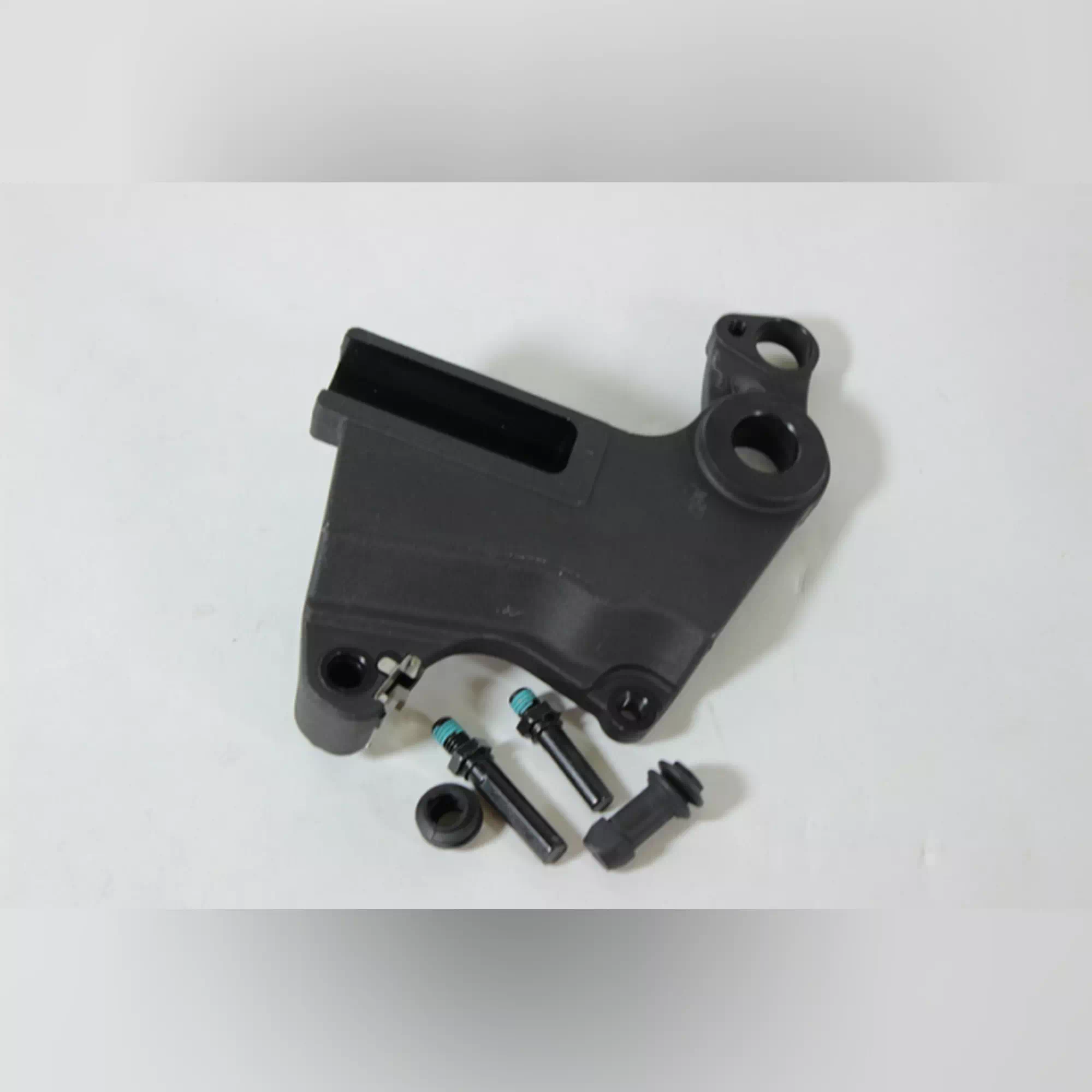CF MOTO 650MT ARKA FREN KALIPER BRAKETI (2022) #Y4CFM4010A0197