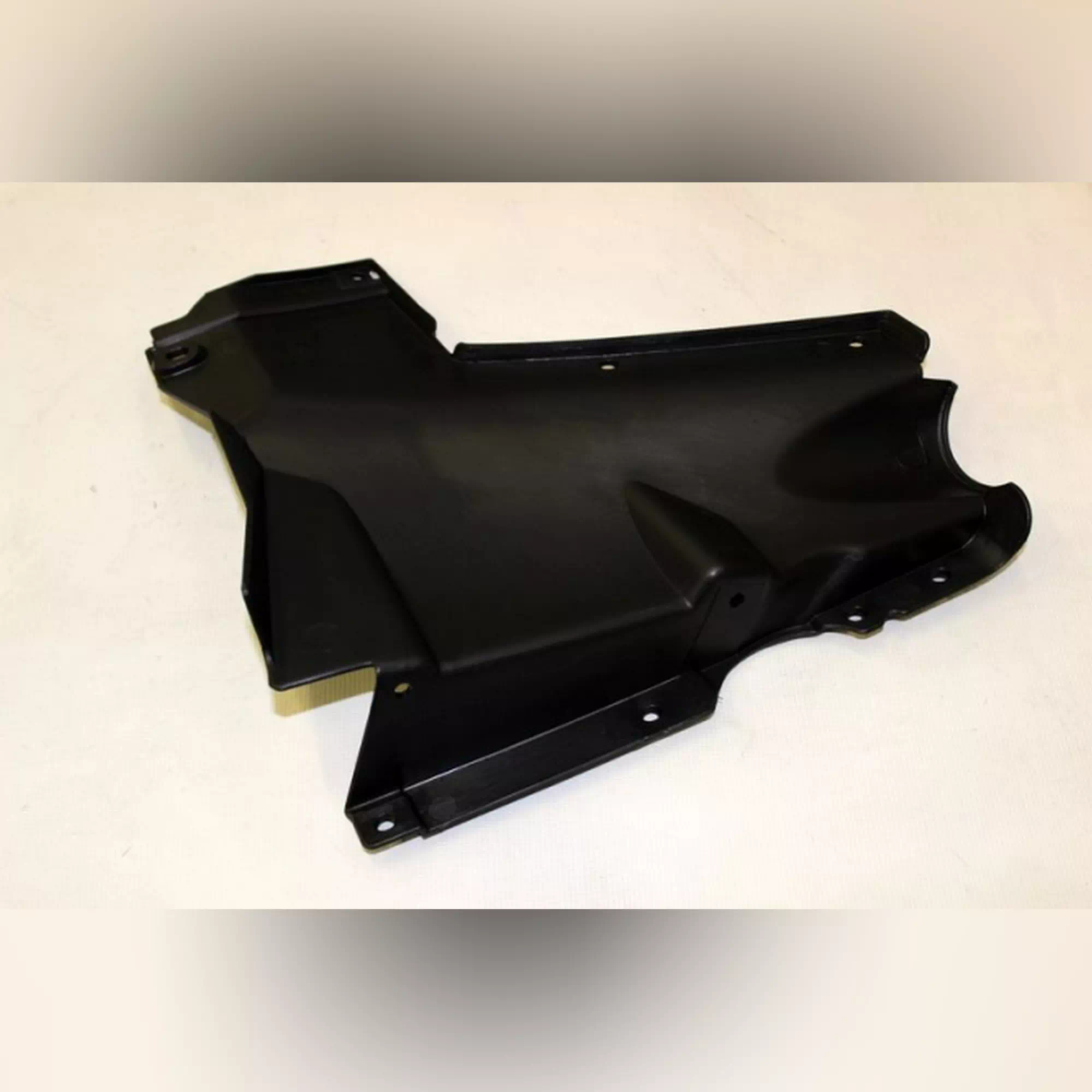 CF MOTO ZFORCE 550 SELE ALTI YAN KARENAJ SAG ALT KAPAK #Y4CFM4021A0105