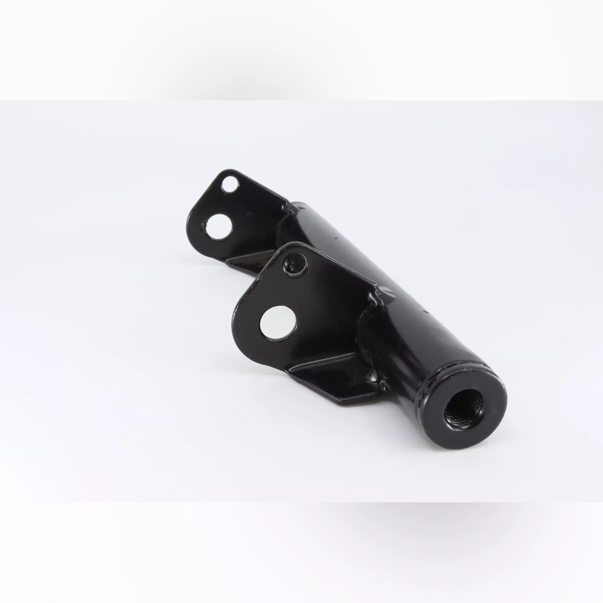 CF MOTO ZFORCE 500 (T1B) ARKA AKS MONTAJ BRAKETI #Y4CFM4022A0008