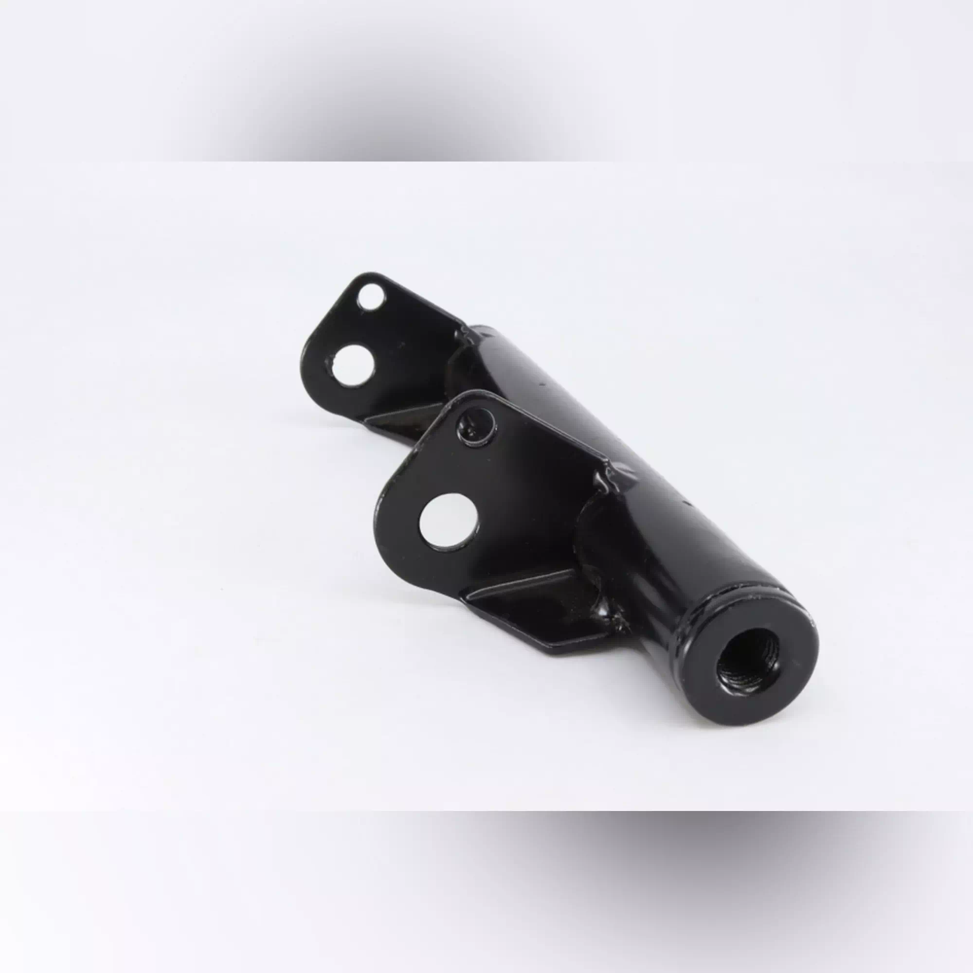 CF MOTO ZFORCE 500 (T1B) ARKA AKS MONTAJ BRAKETI #Y4CFM4022A0008
