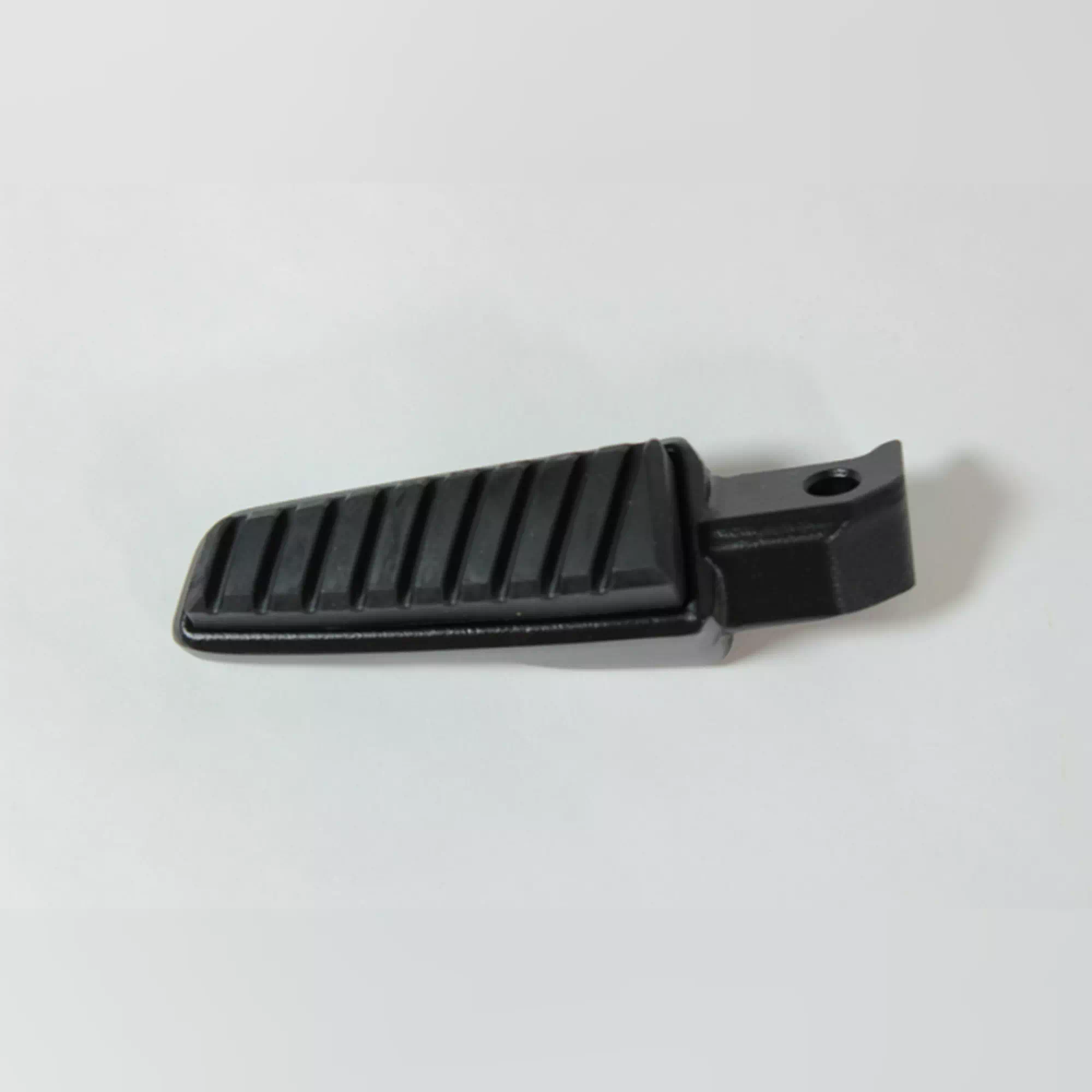 CF MOTO CF250-6 SR (EU 4) ARKA BASAMAK KOMPLE SOL (2022) #Y4CFM4033A0128