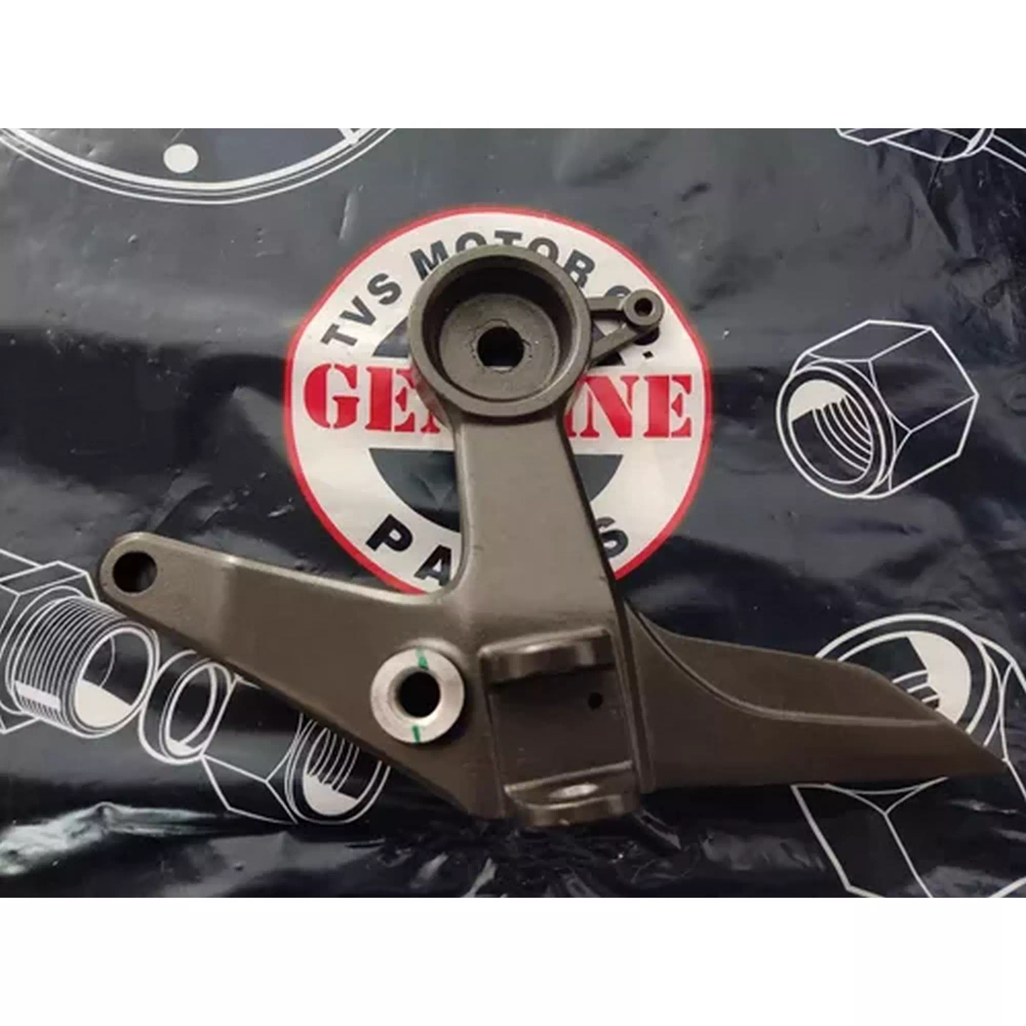 TVS APACHE RTR 200 e4 ON BASAMAK BAGLANTI BRAKETI SOL #Y4TVS7000A0437
