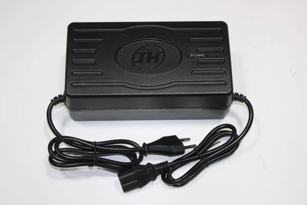 KRAL KR-13 TRUVA ŞARJ ALETİ (48W/60A) 4 AKÜLÜ KASALI #YD-FM47